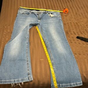 Revolt juniors size 21